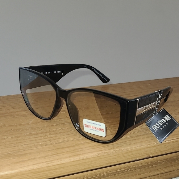 True Religion Black Sunglasses - Picture 1 of 6